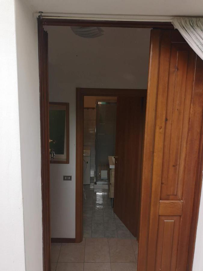 Appartement Bilocale Francesca à Erba Extérieur photo