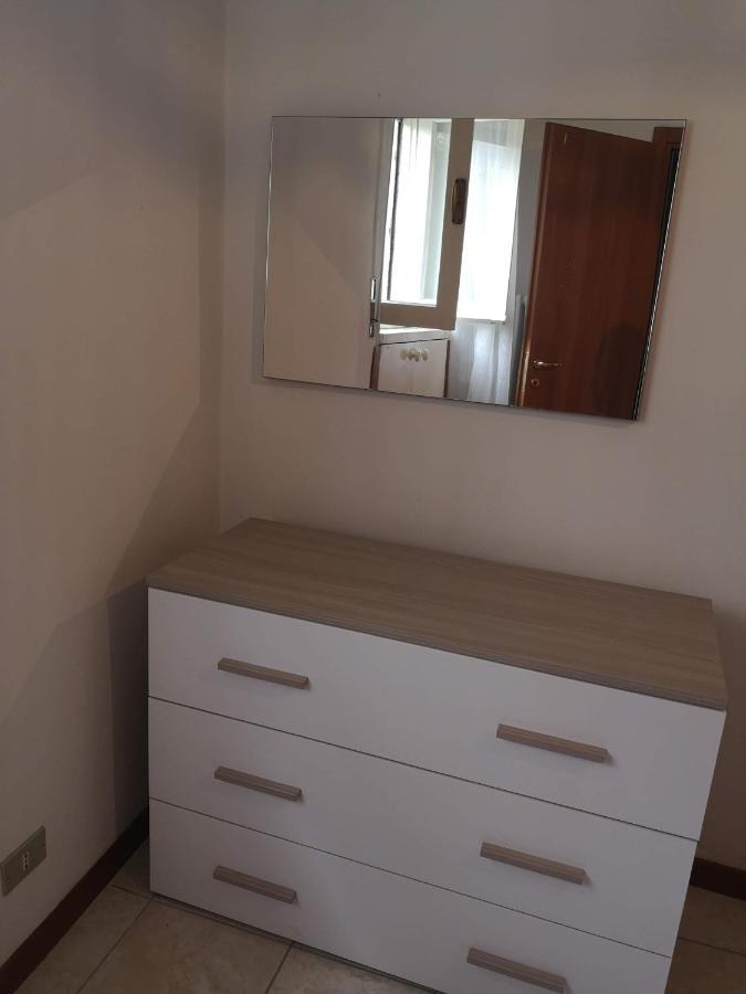 Appartement Bilocale Francesca à Erba Extérieur photo
